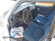 ✅ 1987 Volvo 240 DL • VIN: YV1AX8846H3256380 • Lot: 42134333. Listed on IAAI with 41,746 mi. Free auction sales archive from the USA and detailed vehicle history report at DreamBid. Image 5.