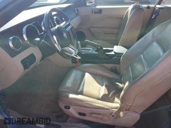 ✅ 2006 Ford Mustang Standard • VIN: 1ZVFT84N765151383 • Лот: 81586795. Опубликован ранее на Copart с пробегом 177 587 миль. Бесплатный доступ к архиву аукционных продаж из США и подробный отчёт об истории автомобиля на DreamBid. Изображение 7.