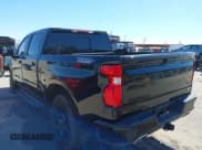 ✅ 2022 Chevrolet Silverado 1500 LT Trail Boss • VIN: 3GCUDFED3NG621160 • Lot: 41711947. Wystawiony na IAAI z przebiegiem 49 383 mil. Bezpłatny archiwum sprzedaży aukcyjnych z USA i szczegółowy raport historii pojazdu na DreamBid. Zdjęcie 3.