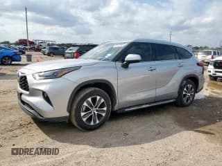 ✅ 2022 Toyota Highlander Hybrid XLE • VIN: 5TDGARAH5NS514015 • Lot: 90442865. Listed on Copart with 45,703 mi. Free auction sales archive from the USA and detailed vehicle history report at DreamBid. Image 1.