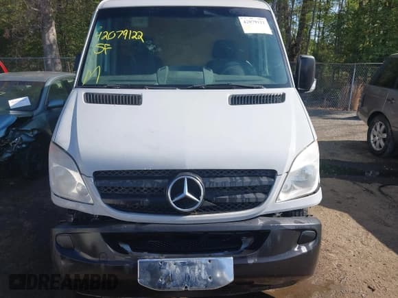 ✅ 2013 Mercedes-Benz Sprinter Cargo • VIN: WD3PE7CC7D5791709 • Lot: 42079122. Wystawiony na IAAI z przebiegiem 236 241 mil. Bezpłatny archiwum sprzedaży aukcyjnych z USA i szczegółowy raport historii pojazdu na DreamBid. Zdjęcie 12.