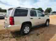 2007 Chevrolet Tahoe LS z VIN 1GNFC13067J203487, wystawiony jako Copart lot #69464065 z przebiegiem 239 918 mil mil oraz Szkoda całkowita • Salvage title. Historia ofert i sprzedaży dostępna na DreamBid. Obrazek 3.
