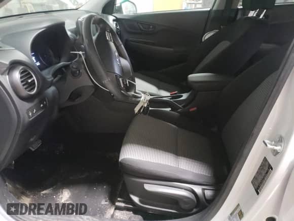 2020 Hyundai Kona SEL с VIN KM8K22AA4LU402585, выставлен на аукционе Copart как лот 36758923 с пробегом 53 795 миль миль и . История ставок и продаж доступна на DreamBid. Изображение 7.