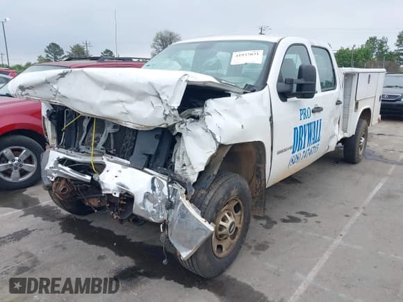 ✅ 2011 Chevrolet Silverado 2500HD • VIN: 1GB1KVCG2BF190764 • Lot: 41937031. Wystawiony na IAAI z przebiegiem 278 538 mil. Bezpłatny archiwum sprzedaży aukcyjnych z USA i szczegółowy raport historii pojazdu na DreamBid. Zdjęcie 6.