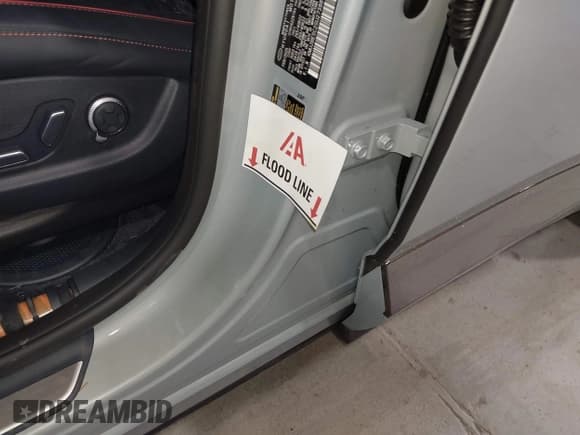 ✅ 2025 Genesis GV80 Coupe 3.5T e-SC • VIN: KMUJBESC2SU273887 • Лот: 42805705. Опубликован ранее на IAAI с пробегом 2 537 миль. Бесплатный доступ к архиву аукционных продаж из США и подробный отчёт об истории автомобиля на DreamBid. Изображение 6.