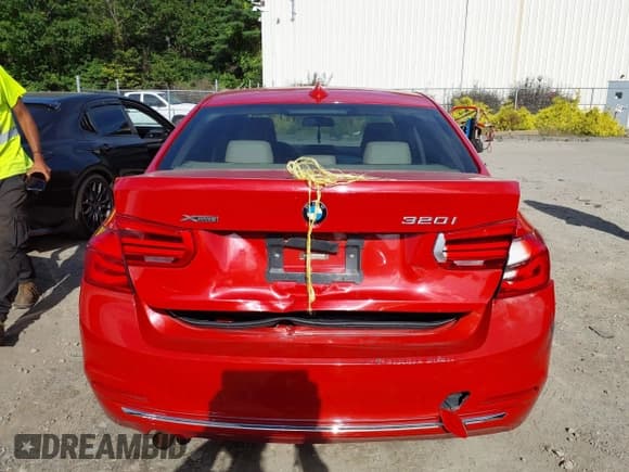 ✅ 2016 BMW 3 Series 320i xDrive • VIN: WBA8A3C58GK551412 • Lot: 43181281. Listed on IAAI with 77,677 mi. Free auction sales archive from the USA and detailed vehicle history report at DreamBid. Image 16.