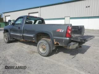 ✅ 2001 Chevrolet Silverado 2500HD • VIN: 1GCHK24U11E261728 • Lot: 72174904. Wystawiony na Copart z przebiegiem Nie podano. Bezpłatny archiwum sprzedaży aukcyjnych z USA i szczegółowy raport historii pojazdu na DreamBid. Zdjęcie 2.