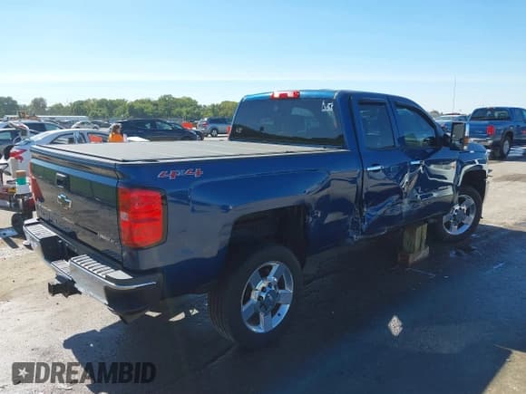 ✅ 2017 Chevrolet Silverado 2500HD Work Truck • VIN: 1GC2KUEG2HZ265185 • Lot: 40536435. Wystawiony na IAAI z przebiegiem 189 379 mil. Bezpłatny archiwum sprzedaży aukcyjnych z USA i szczegółowy raport historii pojazdu na DreamBid. Zdjęcie 4.