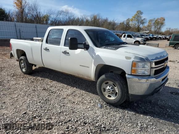 ✅ 2012 Chevrolet Silverado 2500HD Work Truck • VIN: 1GC1CVCG9CF172465 • Lot: 93243875. Wystawiony na Copart z przebiegiem 230 297 mil. Bezpłatny archiwum sprzedaży aukcyjnych z USA i szczegółowy raport historii pojazdu na DreamBid. Zdjęcie 4.