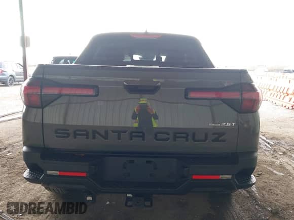✅ 2023 Hyundai Santa Cruz Night Edition • VIN: 5NTJCDAF0PH074572 • Лот: 41080200. Размещён на IAAI с пробегом 8 548 миль миль. Получите бесплатный доступ к архиву аукционных продаж из США и посмотрите подробный отчёт об истории автомобиля на DreamBid. Изображение 16.