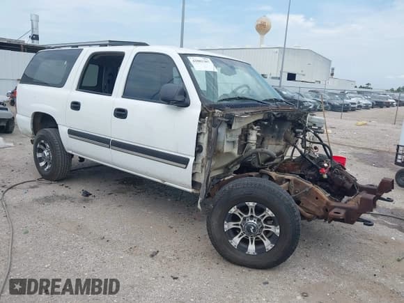 ✅ 2004 Chevrolet Suburban LT • VIN: 3GNGK26U24G303577 • Lot: 42881307. Wystawiony na IAAI z przebiegiem Nie podano. Bezpłatny archiwum sprzedaży aukcyjnych z USA i szczegółowy raport historii pojazdu na DreamBid. Zdjęcie 1.
