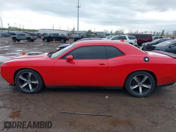 ✅ 2018 Dodge Challenger R/T • VIN: 2C3CDZBTXJH165939 • Лот: 41957214. Опубликован ранее на IAAI с пробегом 101 414 миль. Бесплатный доступ к архиву аукционных продаж из США и подробный отчёт об истории автомобиля на DreamBid. Изображение 14.
