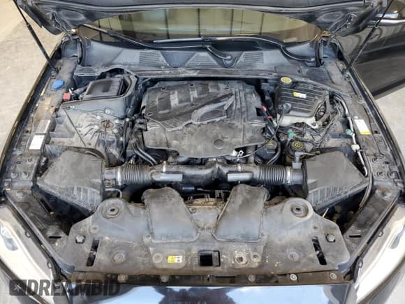 ✅ 2015 Jaguar XJ • VIN: SAJWJ1CDXF8V85631 • Lot: 70191865. Listed on Copart with 130,058 mi. Free auction sales archive from the USA and detailed vehicle history report at DreamBid. Image 11.