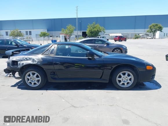 ✅ 1995 Mitsubishi 3000GT GT • VIN: JA3AM84J1SY026510 • Lot: 42298430. Wystawiony na IAAI z przebiegiem 288 509 mil. Bezpłatny archiwum sprzedaży aukcyjnych z USA i szczegółowy raport historii pojazdu na DreamBid. Zdjęcie 14.