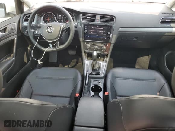 ✅ 2021 Volkswagen Golf TSI • VIN: 3VWG57AU6MM001552 • Lot: 67541175. Wystawiony na Copart z przebiegiem 85 822 mil. Bezpłatny archiwum sprzedaży aukcyjnych z USA i szczegółowy raport historii pojazdu na DreamBid. Zdjęcie 8.