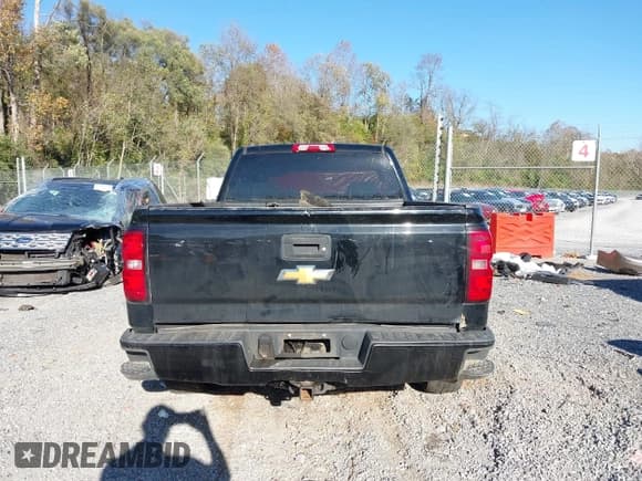 ✅ 2016 Chevrolet Silverado 1500 LT • VIN: 1GCVKREC6GZ128756 • Лот: 43504112. Опубликован ранее на IAAI с пробегом Не указан. Бесплатный доступ к архиву аукционных продаж из США и подробный отчёт об истории автомобиля на DreamBid. Изображение 17.