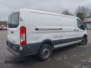 ✅ 2018 Ford Transit • VIN: 1FTYR2YM8JKA04248 • Lot: 41686135. Wystawiony na IAAI z przebiegiem 204 019 mil. Bezpłatny archiwum sprzedaży aukcyjnych z USA i szczegółowy raport historii pojazdu na DreamBid. Zdjęcie 4.