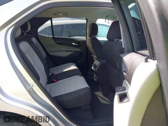 ✅ 2020 Chevrolet Equinox LS • VIN: 3GNAXHEVXLS653233 • Lot: 43125798. Wystawiony na IAAI z przebiegiem 110 051 mil. Bezpłatny archiwum sprzedaży aukcyjnych z USA i szczegółowy raport historii pojazdu na DreamBid. Zdjęcie 8.