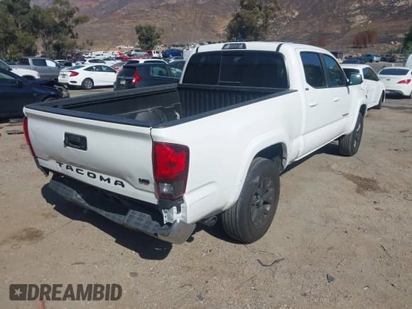 ✅ 2023 Toyota Tacoma SR5 • VIN: 3TMBZ5DN2PM040573 • Lot: 43357709. Wystawiony na IAAI z przebiegiem 52 538 mil. Bezpłatny archiwum sprzedaży aukcyjnych z USA i szczegółowy raport historii pojazdu na DreamBid. Zdjęcie 4.