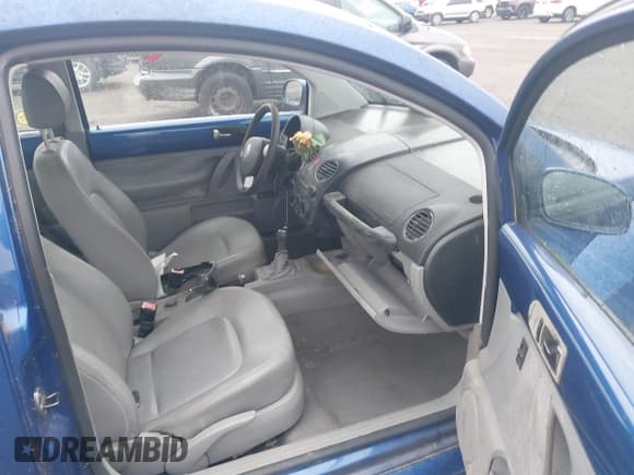 ✅ 2007 Volkswagen Beetle • VIN: 3VWPW31C57M506533 • Lot: 43891960. Listed on IAAI with 287,844 mi. Free auction sales archive from the USA and detailed vehicle history report at DreamBid. Image 5.