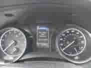 2022 Toyota Camry SE z VIN 4T1T11AK6NU643562, wystawiony jako IAAI lot #42478394 z przebiegiem 27 570 mil mil oraz . Historia ofert i sprzedaży dostępna na DreamBid. Obrazek 7.