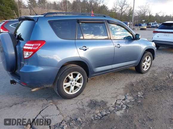 ✅ 2011 Toyota RAV4 • VIN: 2T3BF4DV0BW125857 • Lot: 43784514. Listed on IAAI with 130,725 mi. Free auction sales archive from the USA and detailed vehicle history report at DreamBid. Image 4.