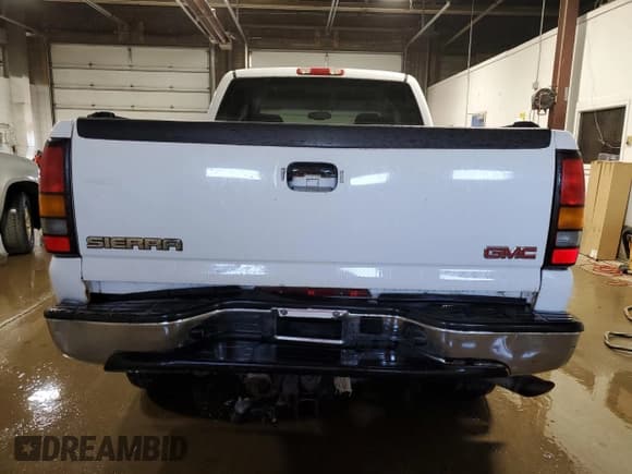 ✅ 2007 GMC Sierra 2500HD SLE1 • VIN: 1GTHK29U47E145120 • Лот: 52375575. Опубликован ранее на Copart с пробегом 71 107 миль. Бесплатный доступ к архиву аукционных продаж из США и подробный отчёт об истории автомобиля на DreamBid. Изображение 6.