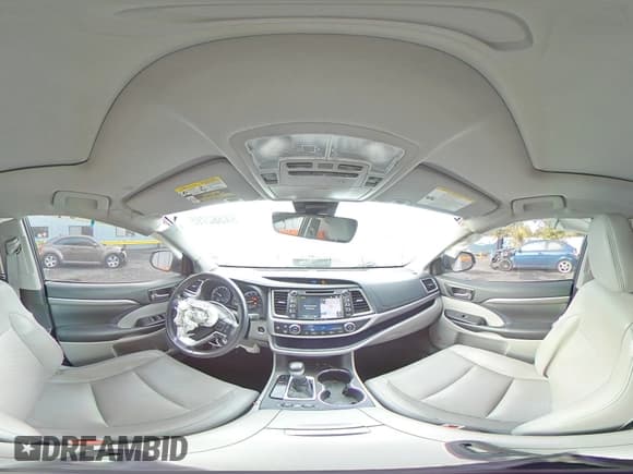 ✅ 2019 Toyota Highlander Limited Platinum • VIN: 5TDDZRFHXKS942047 • Lot: 84582795. Listed on Copart with 64,766 mi. Free auction sales archive from the USA and detailed vehicle history report at DreamBid. Image 15.