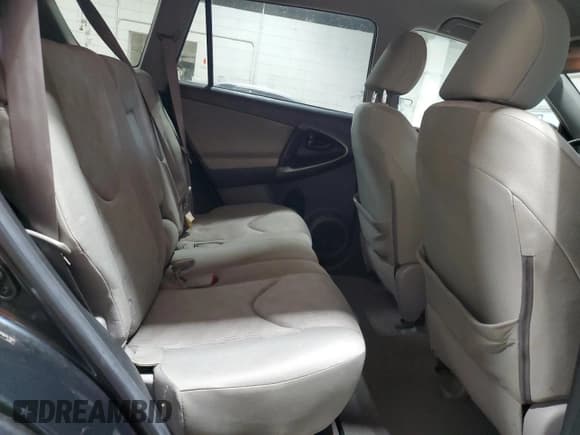 ✅ 2010 Toyota RAV4 • VIN: 2T3BF4DV8AW047665 • Лот: 91062145. Опубликован ранее на Copart с пробегом 167 156 миль. Бесплатный доступ к архиву аукционных продаж из США и подробный отчёт об истории автомобиля на DreamBid. Изображение 11.