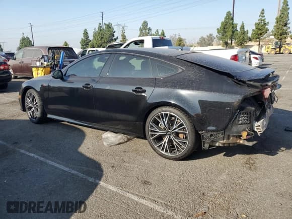 ✅ 2017 Audi A7 Prestige • VIN: WAU22AFC4HN026168 • Лот: 71725635. Опубликован ранее на Copart с пробегом Не указан. Бесплатный доступ к архиву аукционных продаж из США и подробный отчёт об истории автомобиля на DreamBid. Изображение 2.