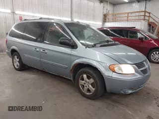 ✅ 2005 Dodge Caravan SXT • VIN: 2D4GP44L65R581395 • Lot: 43633314. Wystawiony na IAAI z przebiegiem 184 671 mil. Bezpłatny archiwum sprzedaży aukcyjnych z USA i szczegółowy raport historii pojazdu na DreamBid. Zdjęcie 1.