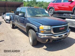 ✅ 2005 GMC Sierra 1500HD SLE • VIN: 1GTGK13UX5F889424 • Лот: 42675741. Опубликован ранее на IAAI с пробегом 187 771 миль. Бесплатный доступ к архиву аукционных продаж из США и подробный отчёт об истории автомобиля на DreamBid. Изображение 1.