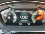 ✅ 2023 Audi A8 • VIN: WAULDAF88PN010368 • Lot: 47824965. Wystawiony na Copart z przebiegiem 8 058 mil. Bezpłatny archiwum sprzedaży aukcyjnych z USA i szczegółowy raport historii pojazdu na DreamBid. Zdjęcie 9.