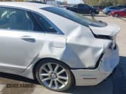 ✅ 2015 Lincoln MKZ Hybrid • VIN: 3LN6L2LUXFR607880 • Lot: 43657969. Wystawiony na IAAI z przebiegiem 225 419 mil. Bezpłatny archiwum sprzedaży aukcyjnych z USA i szczegółowy raport historii pojazdu na DreamBid. Zdjęcie 12.