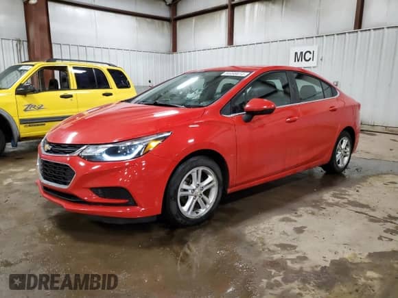 2017 Chevrolet Cruze LT z VIN 1G1BG5SE0H7255849, wystawiony jako Copart lot #84495614 z przebiegiem 109 700 mil mil oraz Czysty tytuł • Clean title. Historia ofert i sprzedaży dostępna na DreamBid. Obrazek 1.