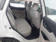 ✅ 2019 Nissan Rogue SL • VIN: JN1BJ1CR2KW625637 • Lot: 42921676. Wystawiony na IAAI z przebiegiem 43 424 mil. Bezpłatny archiwum sprzedaży aukcyjnych z USA i szczegółowy raport historii pojazdu na DreamBid. Zdjęcie 8.