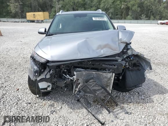 ✅ 2025 Hyundai Venue SEL • VIN: KMHRC8A35SU365903 • Lot: 53184665. Listed on Copart with 1,455 mi. Free auction sales archive from the USA and detailed vehicle history report at DreamBid. Image 5.