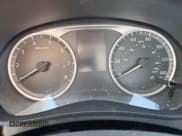 ✅ 2022 Nissan Versa S • VIN: 3N1CN8DV9NL839998 • Лот: 71730655. Опубликован ранее на Copart с пробегом Не указан. Бесплатный доступ к архиву аукционных продаж из США и подробный отчёт об истории автомобиля на DreamBid. Изображение 9.