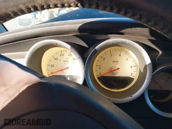 2005 Dodge Magnum SE с VIN 2D4FV48V35H581809, выставлен на аукционе IAAI как лот 41261089 с пробегом Не указан миль и . История ставок и продаж доступна на DreamBid. Изображение 15.