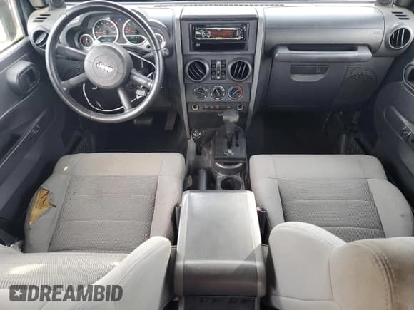 ✅ 2008 Jeep Wrangler Unlimited Rubicon • VIN: 1J8GA69138L592944 • Lot: 81645515. Listed on Copart with 187,699 mi. Free auction sales archive from the USA and detailed vehicle history report at DreamBid. Image 8.