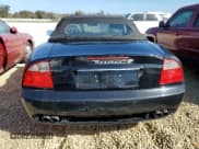 ✅ 2004 Maserati Spyder • VIN: ZAMBB18B000011264 • Lot: 74575784. Wystawiony na Copart z przebiegiem Nie podano. Bezpłatny archiwum sprzedaży aukcyjnych z USA i szczegółowy raport historii pojazdu na DreamBid. Zdjęcie 6.