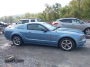 ✅ 2006 Ford Mustang GT Deluxe • VIN: 1ZVHT82H465228409 • Lot: 43337448. Wystawiony na IAAI z przebiegiem 196 538 mil. Bezpłatny archiwum sprzedaży aukcyjnych z USA i szczegółowy raport historii pojazdu na DreamBid. Zdjęcie 13.