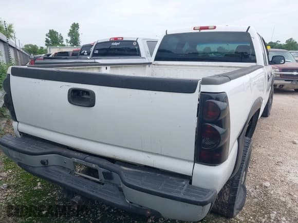 ✅ 2007 Chevrolet Silverado 2500HD LS • VIN: 1GCHC23U67F109140 • Лот: 42656177. Опубликован ранее на IAAI с пробегом 312 218 миль. Бесплатный доступ к архиву аукционных продаж из США и подробный отчёт об истории автомобиля на DreamBid. Изображение 4.