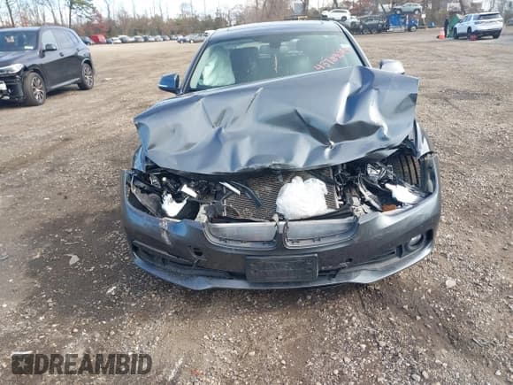 ✅ 2016 BMW 3 Series 320i xDrive • VIN: WBA8E5G50GNT94354 • Lot: 43709089. Listed on IAAI with 127,034 mi. Free auction sales archive from the USA and detailed vehicle history report at DreamBid. Image 12.