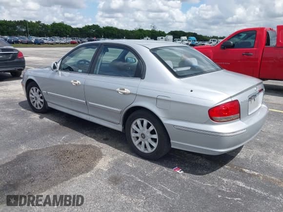 ✅ 2004 Hyundai Sonata GLS • VIN: KMHWF35H04A993889 • Lot: 42454777. Listed on IAAI with 210,343 mi. Free auction sales archive from the USA and detailed vehicle history report at DreamBid. Image 3.