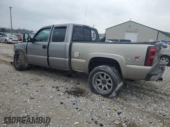 ✅ 2003 Chevrolet Silverado 2500HD LT • VIN: 1GCHK29193E284840 • Lot: 83631644. Wystawiony na Copart z przebiegiem 323 035 mil. Bezpłatny archiwum sprzedaży aukcyjnych z USA i szczegółowy raport historii pojazdu na DreamBid. Zdjęcie 2.
