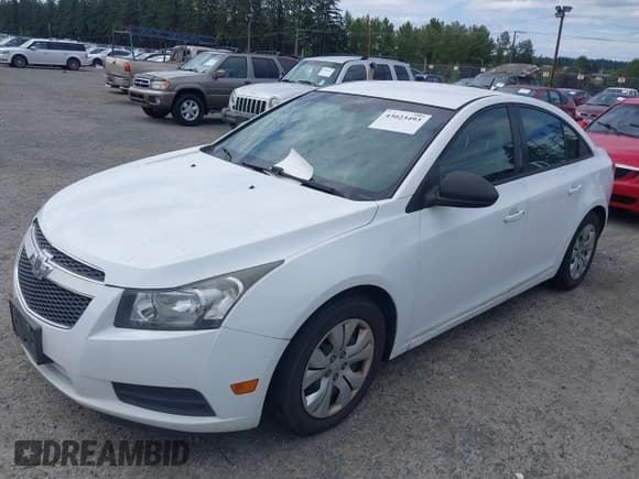 ✅ 2014 Chevrolet Cruze LS • VIN: 1G1PA5SG0E7189811 • Lot: 43023493. Wystawiony na IAAI z przebiegiem 152 958 mil. Bezpłatny archiwum sprzedaży aukcyjnych z USA i szczegółowy raport historii pojazdu na DreamBid. Zdjęcie 2.