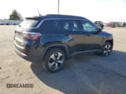 ✅ 2018 Jeep Compass Latitude • VIN: 3C4NJDBB4JT251634 • Lot: 92837505. Wystawiony na Copart z przebiegiem 102 886 mil. Bezpłatny archiwum sprzedaży aukcyjnych z USA i szczegółowy raport historii pojazdu na DreamBid. Zdjęcie 3.