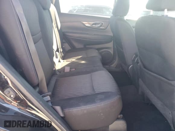 ✅ 2017 Nissan Rogue SV • VIN: 5N1AT2MT6HC888948 • Lot: 82675025. Listed on Copart with 124,404 mi. Free auction sales archive from the USA and detailed vehicle history report at DreamBid. Image 11.