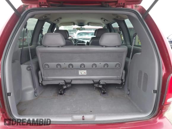 ✅ 1998 Chrysler Town & Country LXi • VIN: 1C4GP64L8WB589426 • Lot: 41535344. Wystawiony na IAAI z przebiegiem 132 466 mil. Bezpłatny archiwum sprzedaży aukcyjnych z USA i szczegółowy raport historii pojazdu na DreamBid. Zdjęcie 18.